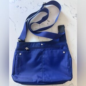 Women’s Baggallini Mosey The Lift Blue Nylon Crossbody Travel Bag Purse